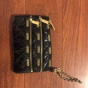 Le Sportsac wristlet, CHANEL like quilting